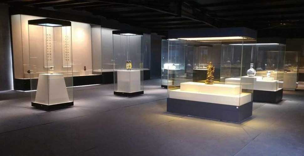 museum showcase design