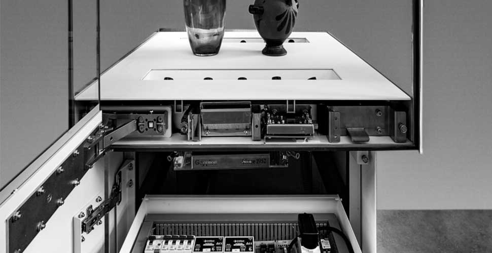 Internal system of museum showcase