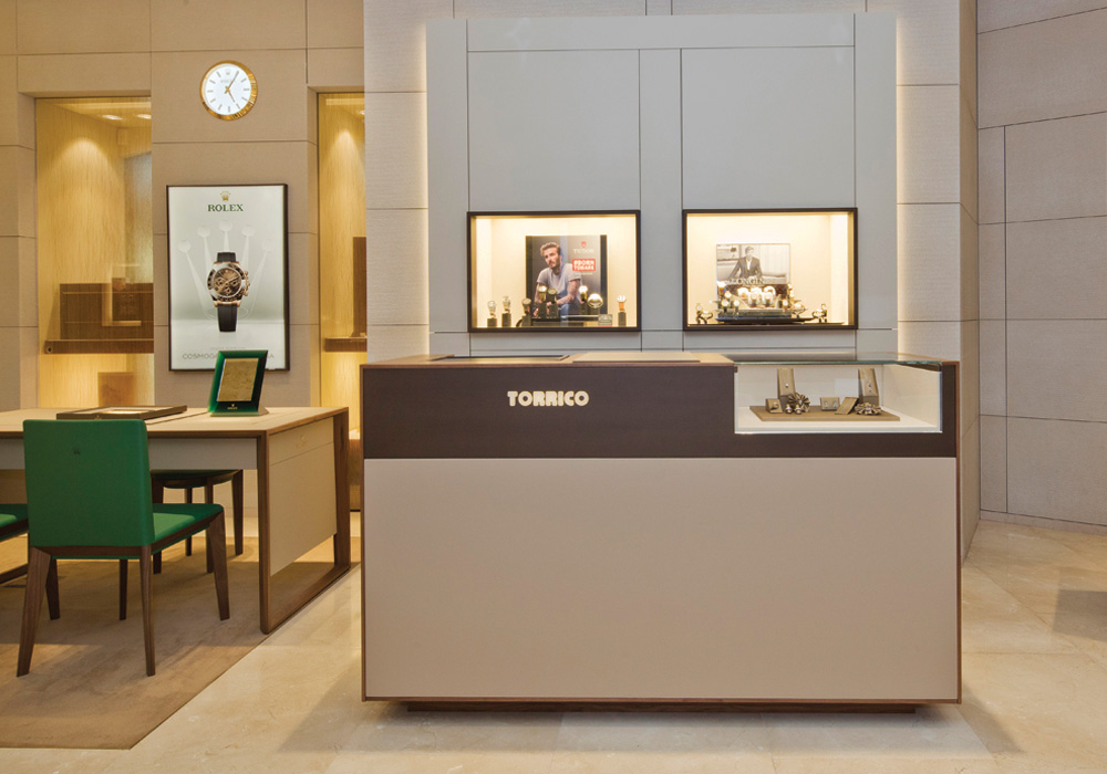 jewelry showcase