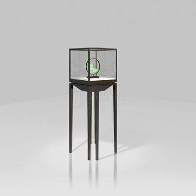 Free standing boutique display case for jewelry store